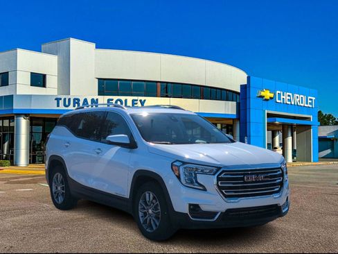 Used 2022 GMC Terrain SLT w/ LPO, Floor Liner Package image 7