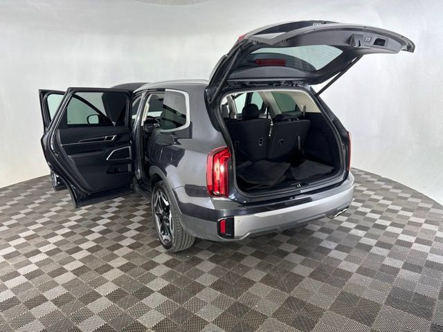 Certified 2025 Kia Telluride S FWD image 18