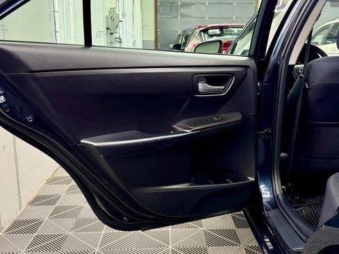 Used 2017 Toyota Camry LE image 6