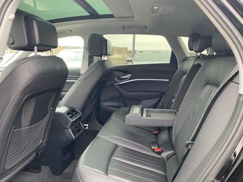 Used 2022 Audi e-tron Premium image 20