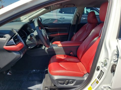 Used 2024 Toyota Camry SE image 20