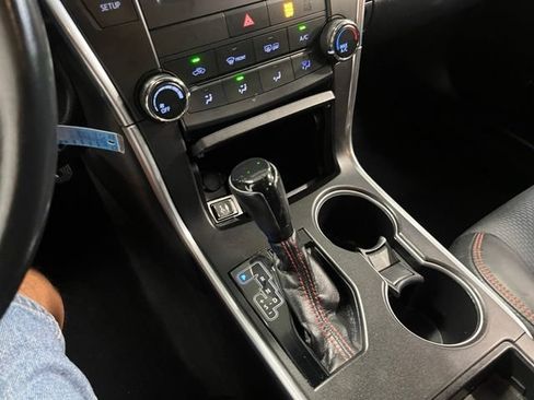 Used 2017 Toyota Camry SE FWD image 30