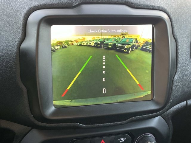 Used 2023 Jeep Renegade Latitude AWD/4WD image 34