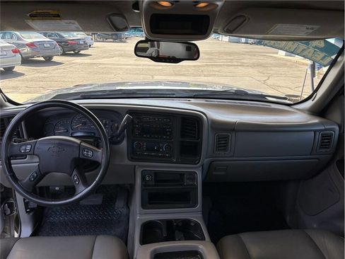 Used 2006 Chevrolet Silverado 1500 LT w/ Onstar Plus Package AWD/4WD image 11