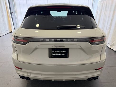 Certified 2023 Porsche Cayenne Platinum Edition AWD/4WD image 8
