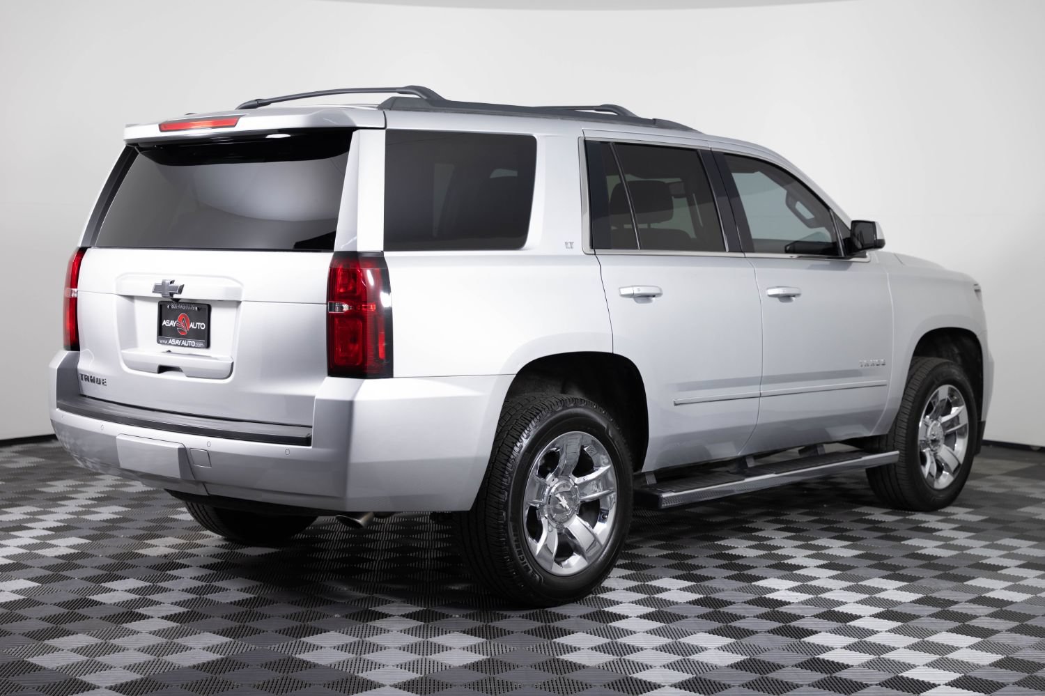 Used 2017 Chevrolet Tahoe LT w/ LT Signature Package AWD/4WD image 8