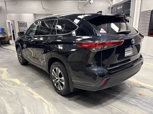 Used 2022 Toyota Highlander XLE image 39