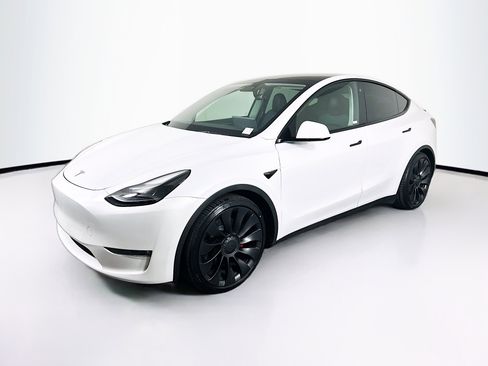 Used 2023 Tesla Model Y Performance image 3