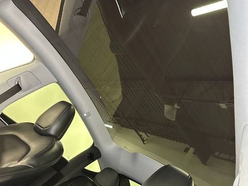 Used 2026 Tesla Model Y Long Range AWD/4WD image 40
