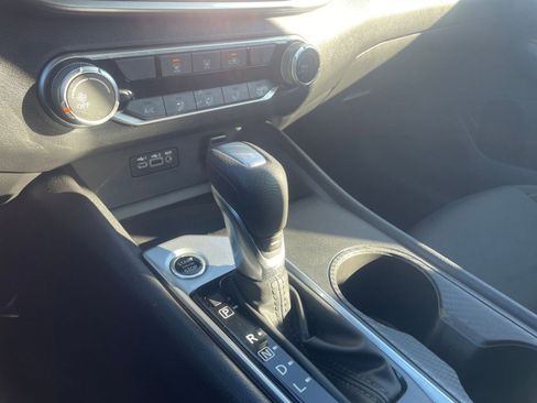 Used 2025 Nissan Altima 2.5 SV image 40