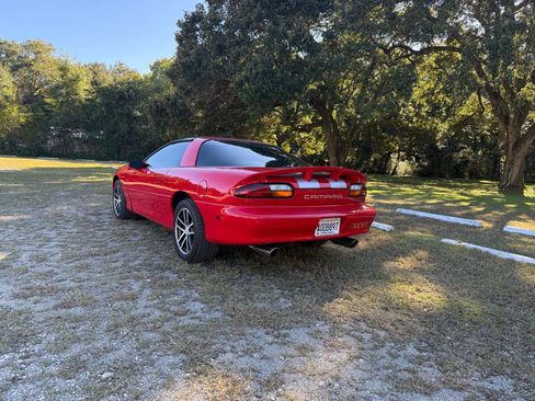 Used 2002 Chevrolet Camaro Z28 w/ SS Performance/Appearance Pkg RWD image 6