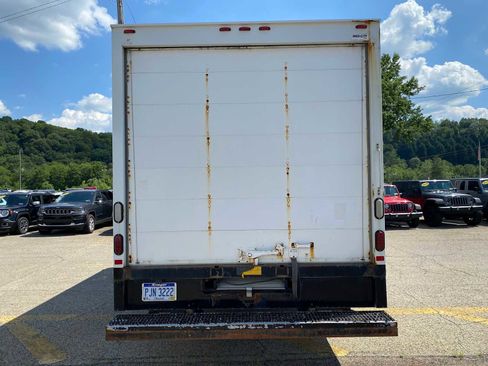 Used 2017 Ford E-450 and Econoline 450 Super Duty image 12