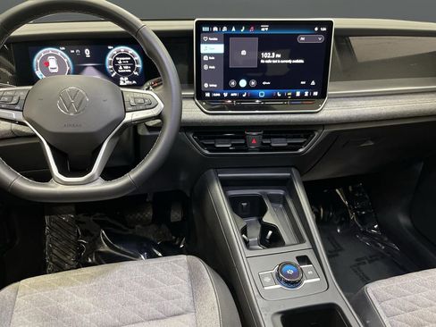 Used 2025 Volkswagen Tiguan S image 5