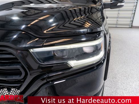 Used 2020 RAM 1500 Limited w/ Black Appearance Package AWD/4WD image 8