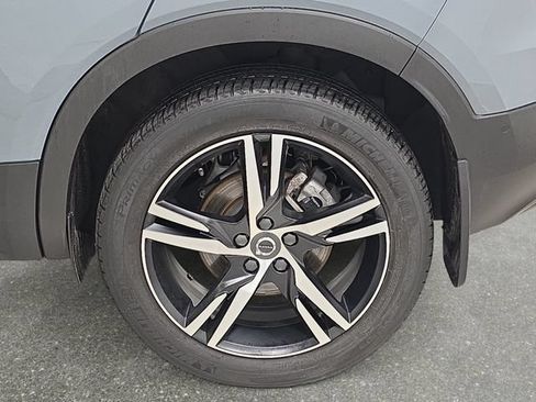 Used 2022 Volvo XC40 T5 R-Design w/ Protection Package AWD/4WD image 33