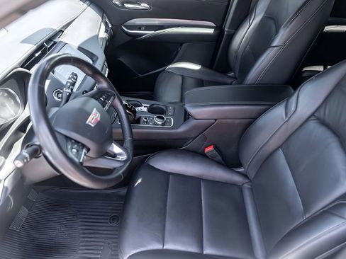 Used 2020 Cadillac XT4 Premium Luxury w/ Cold Weather Package FWD image 9