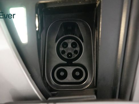 Used 2023 Lucid Air Touring image 10