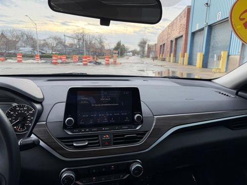 Used 2023 Nissan Altima 2.5 SV image 26