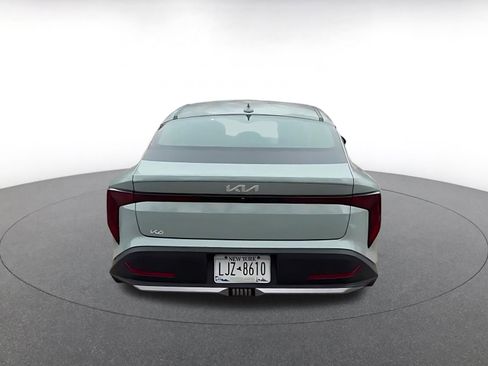 Used 2025 Kia K4 LXS image 12
