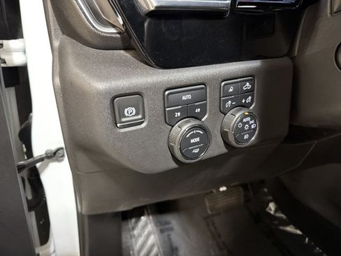 Used 2024 Chevrolet Silverado 1500 LTZ AWD/4WD image 35