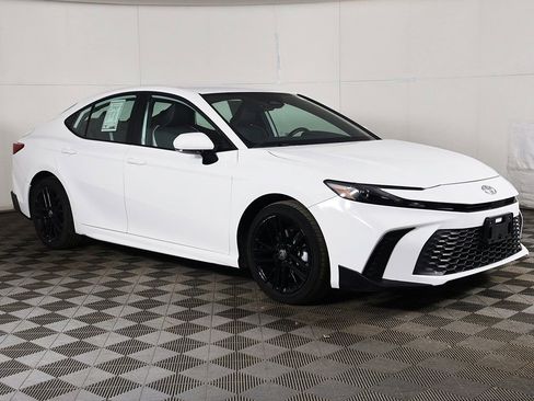 Used 2025 Toyota Camry SE FWD image 45