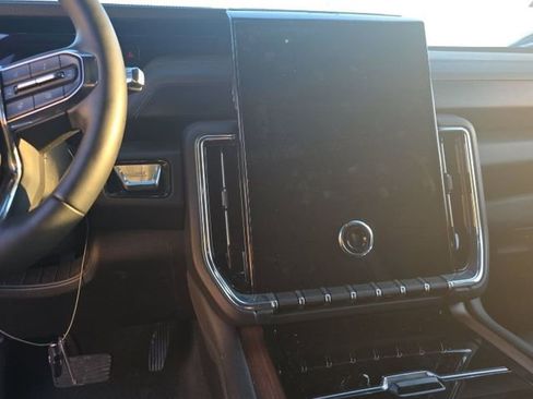 Used 2025 GMC Yukon Denali image 11