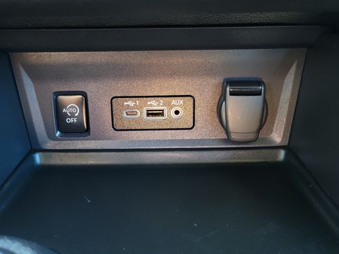 Certified 2024 Nissan Sentra SV FWD image 28