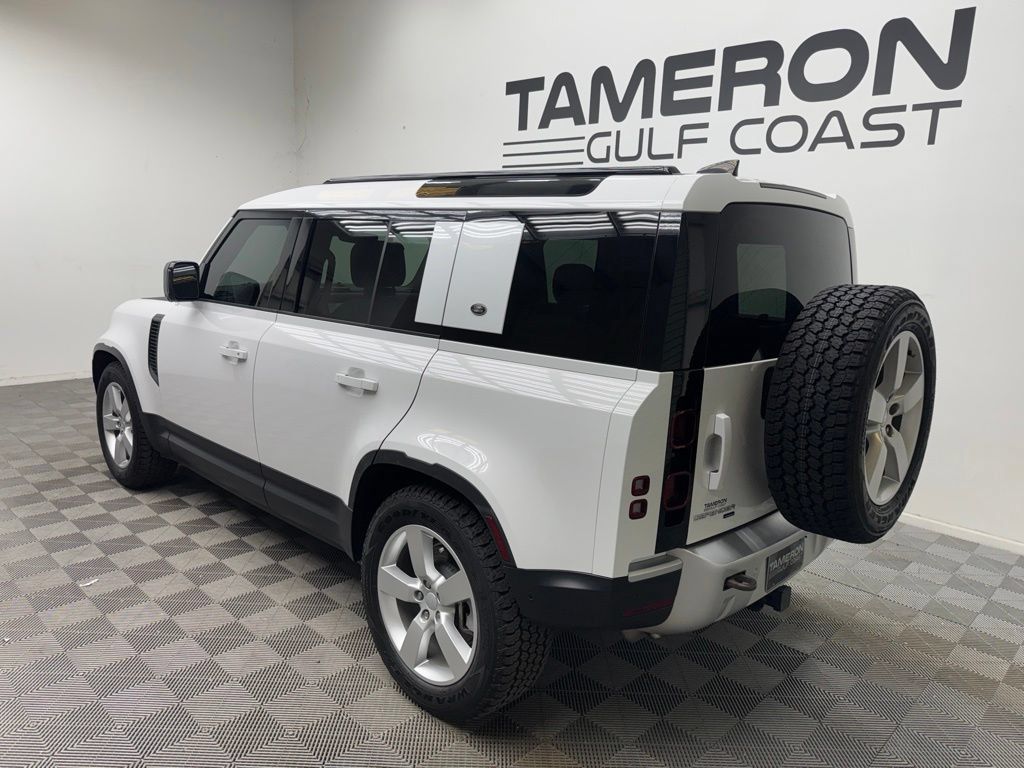 Used 2023 Land Rover Defender 110 SE AWD/4WD image 7