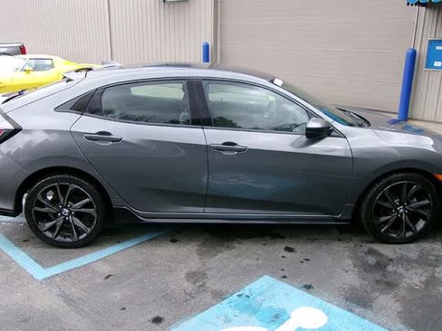 Used 2017 Honda Civic Sport image 7