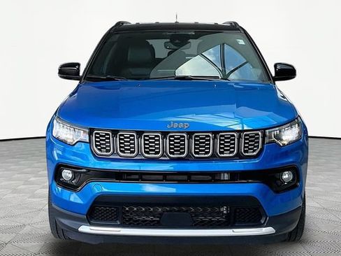Used 2025 Jeep Compass Limited AWD/4WD image 2
