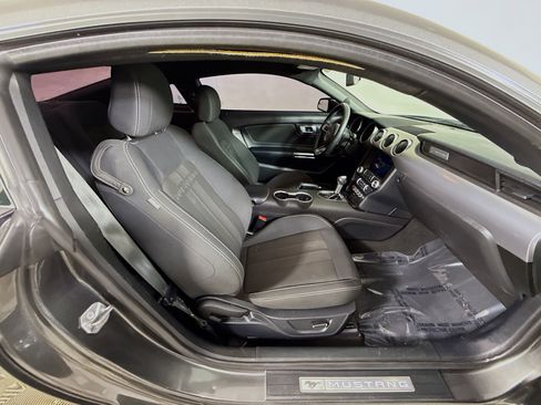 Used 2019 Ford Mustang GT w/ Equipment Group 301A RWD image 27