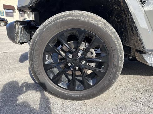 Used 2021 Jeep Wrangler Unlimited Sahara w/ Cold Weather Group image 9