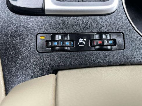 Used 2016 Toyota Highlander Limited image 44