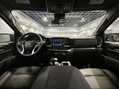 Used 2025 Chevrolet Silverado 1500 LT Trail Boss w/ Convenience Package II AWD/4WD image 15