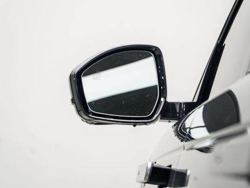 Used 2021 Land Rover Range Rover Velar R-Dynamic S image 15