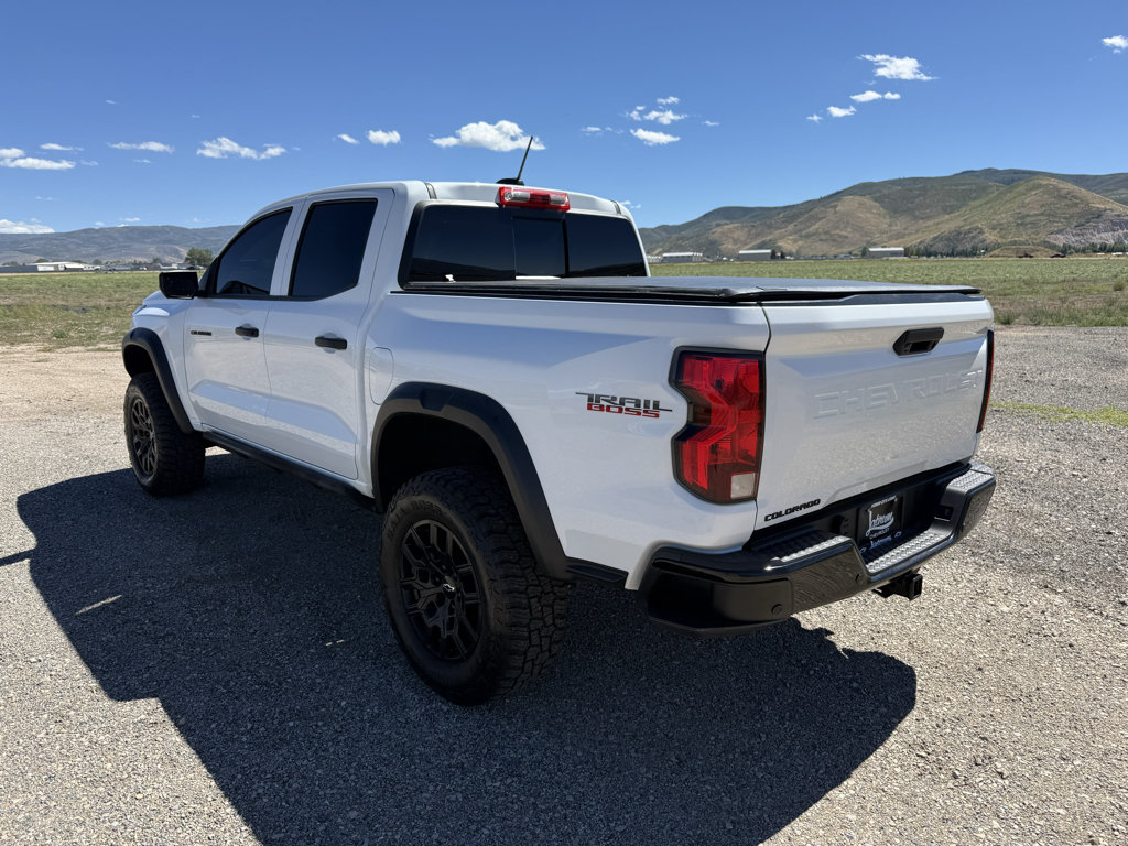 Used 2024 Chevrolet Colorado Trail Boss w/ Technology Package AWD/4WD image 5