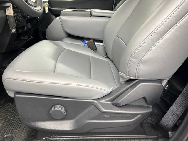 New 2024 Ford F550 4x4 Regular Cab Super Duty image 12