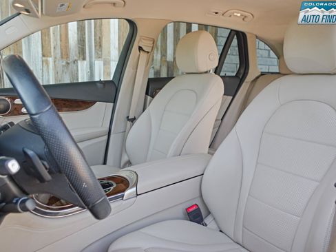 Used 2019 Mercedes-Benz GLC 300 4MATIC image 13