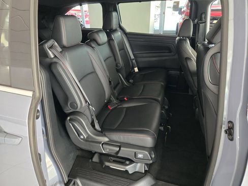 Used 2023 Honda Odyssey Sport image 9