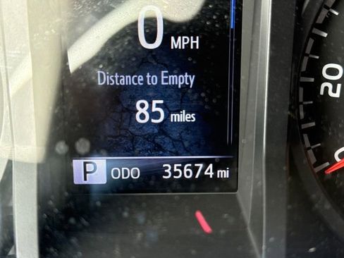 Used 2022 Toyota Tacoma SR image 18