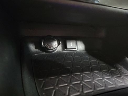 Used 2020 Toyota RAV4 XLE Premium AWD/4WD image 20