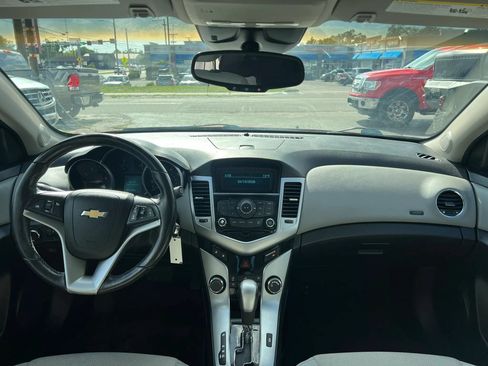 Used 2012 Chevrolet Cruze LT FWD image 12