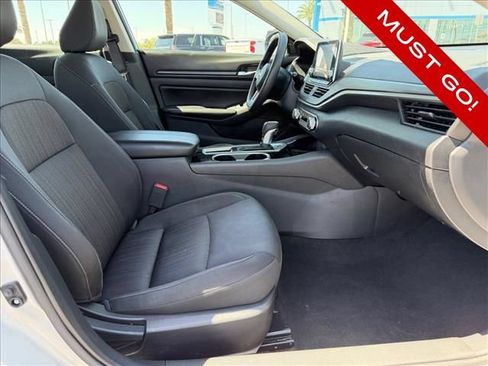 Used 2024 Nissan Altima 2.5 SV FWD image 10