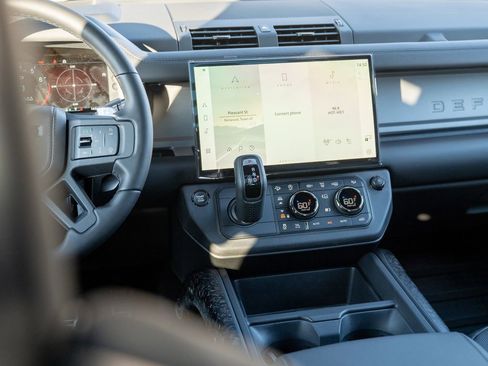New 2026 Land Rover Defender 110 image 20