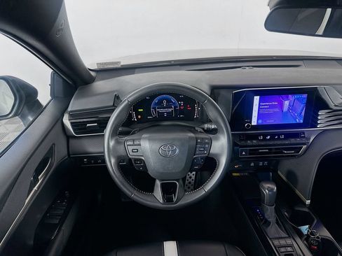 Used 2025 Toyota Camry SE FWD image 21
