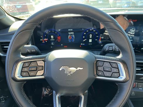 Used 2025 Ford Mustang GT Premium image 16