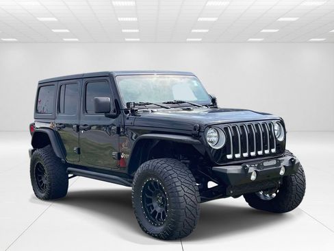 Used 2022 Jeep Wrangler Unlimited Sahara w/ Cold Weather Group AWD/4WD image 1