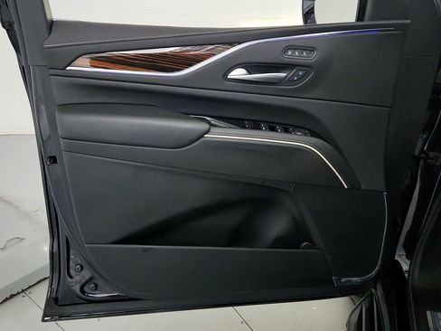 Certified 2024 Cadillac Escalade Premium Luxury AWD/4WD image 16