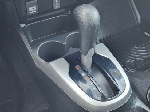 Used 2020 Honda Fit EX image 19