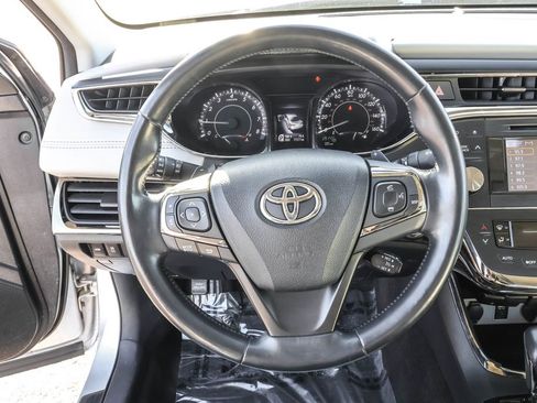 Used 2014 Toyota Avalon Limited image 17